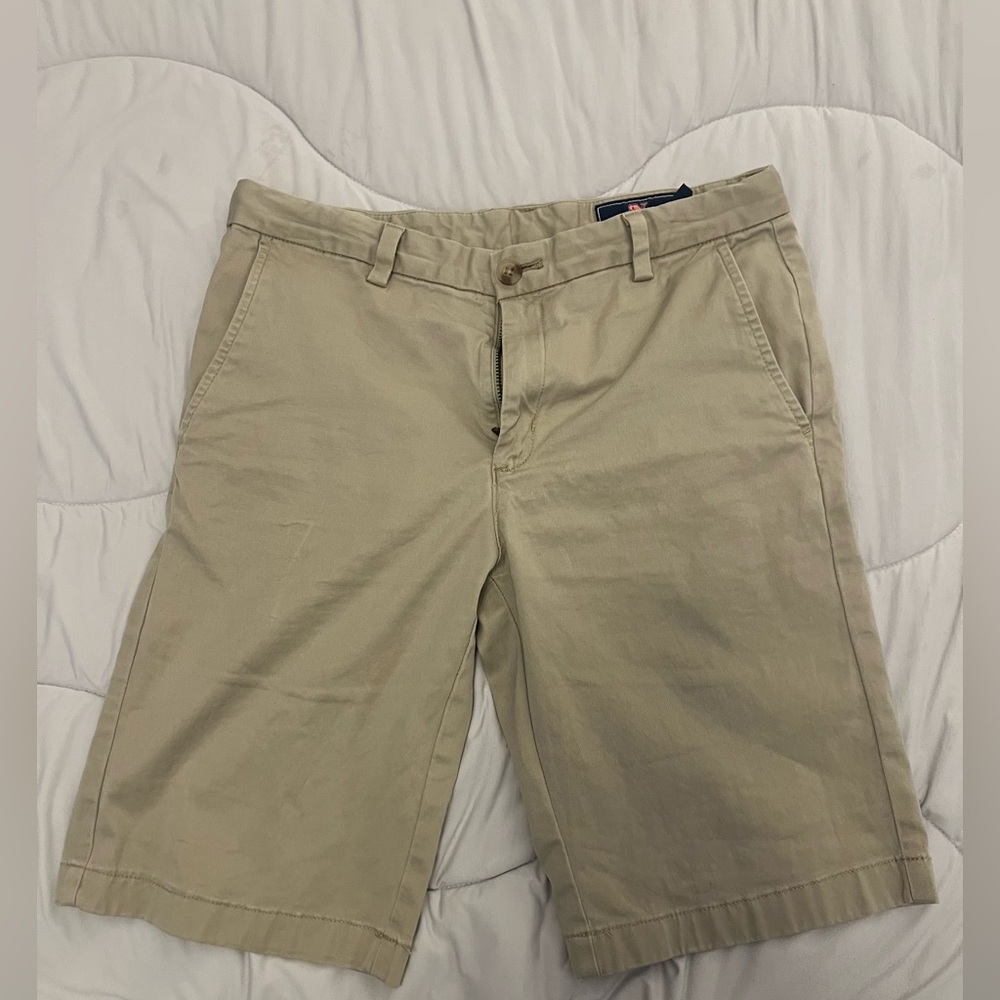 Vineyard Vines size 16 khaki shorts
